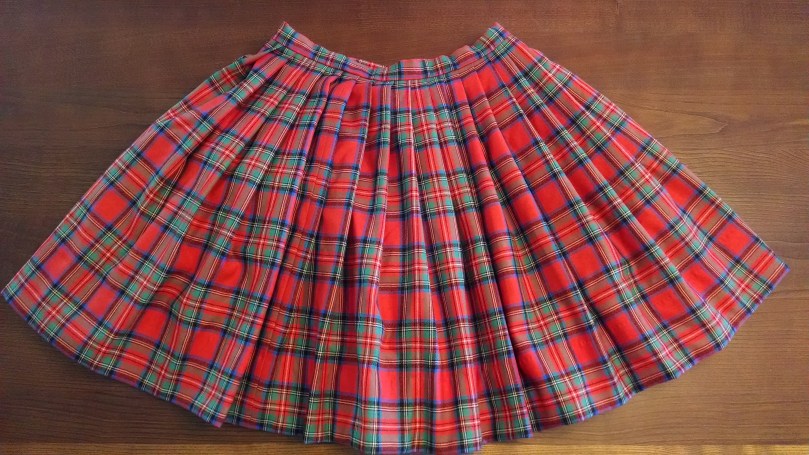 Sewing a Braveheart Kilt Part II: the completed kilt! (https://thefarmingdaughter.com/2015/03/03/braveheart-part-ii/)